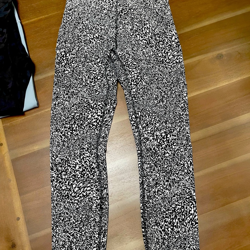 Lululemon wunder train high rise no tags but unworn 25’